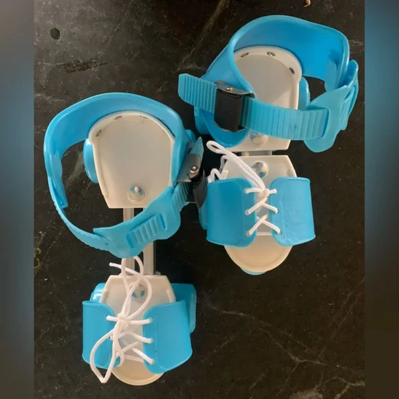 LINDBES | Child Size Adjustable Double Row Skates - Picture 7 of 7